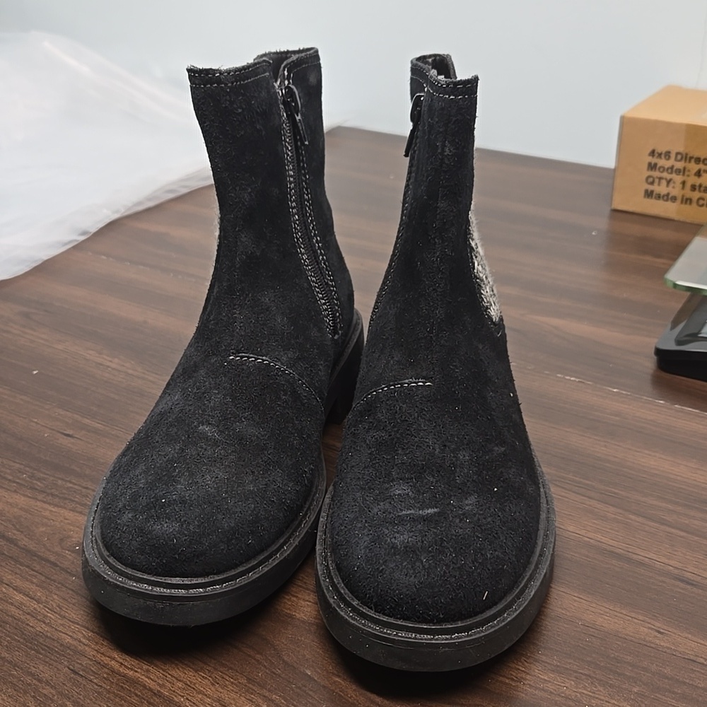 Clarks Size 6 Black Suede Ankle Boots